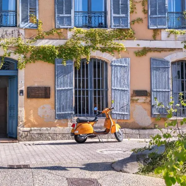 Au Ralenti du Lierre, hotell i Beaumettes