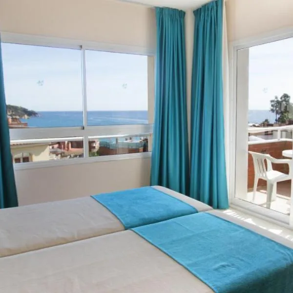 Hotel Gran Garbi Mar & AquaSplash, hotel em Terra Brava