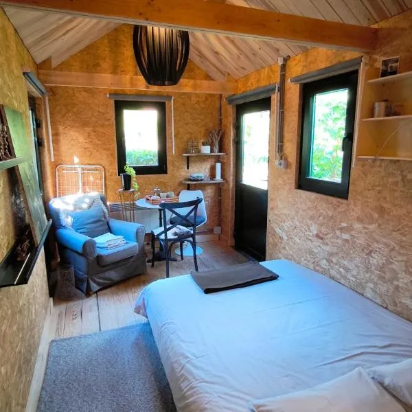 La tiny house du jardin, khách sạn ở Huy
