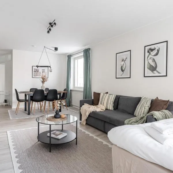 Spacious Downtown Apt with Balcony - Hosts 10, Hotel in Tampere