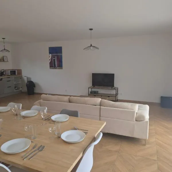 Villa Evan Climatisation individuelle par pièce proche du centre-ville, отель в городе Рюом