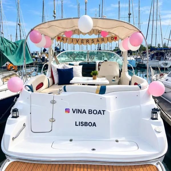 VINA BOAT - Unique Stay in Lisbon Marina, Hotel in Lissabon