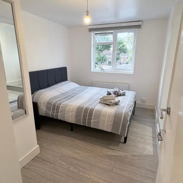 Small En-suite: Enfield Lock şehrinde bir otel