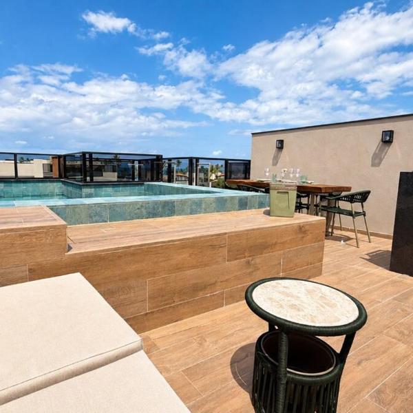Rooftop com piscina privativa beira mar em Muro Alto - Cais Eco Residence