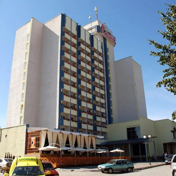 7 Days Hotel Kamyanets-Podilskyi, Hotel in Chotyn