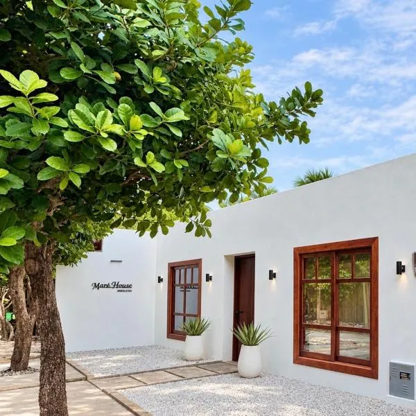 Maré House , Villa privada a pocos pasos del mar: Arboletes'te bir otel