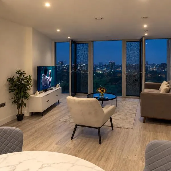 Modern 2 Bed Penthouse with Stunning views in Manchester City Center, Hotel in Manchester