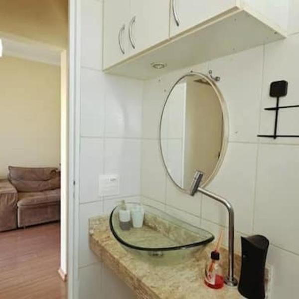 Apartamento aconchegante 2 Quartos para 6 hóspedes com estacionamento gratuito Fazemos parcerias com empresas - Foto 3