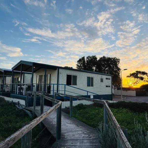 Arno Bay Holiday Park, hotel Arno Bay városában