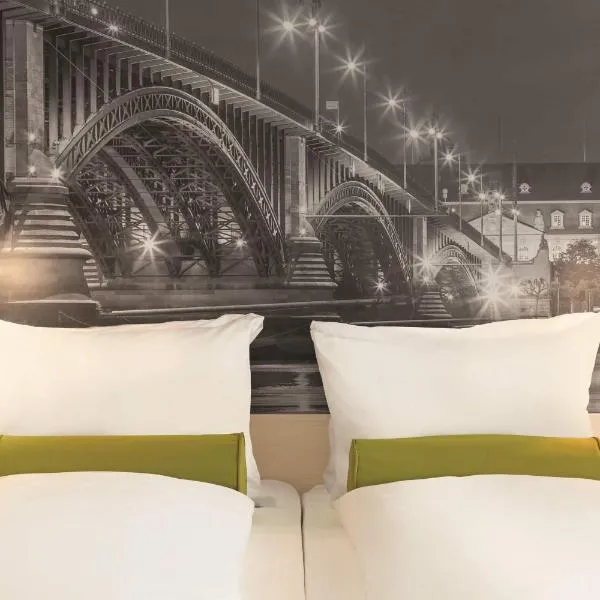 Super 8 by Wyndham Mainz Zollhafen, hotel em Mainz