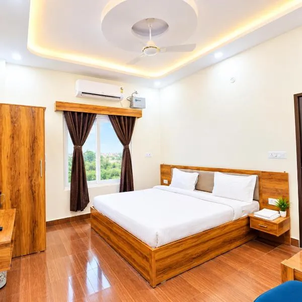 Hotel Rudraksha Premier ll Pick And Drop Available, hotell sihtkohas Ayodhya