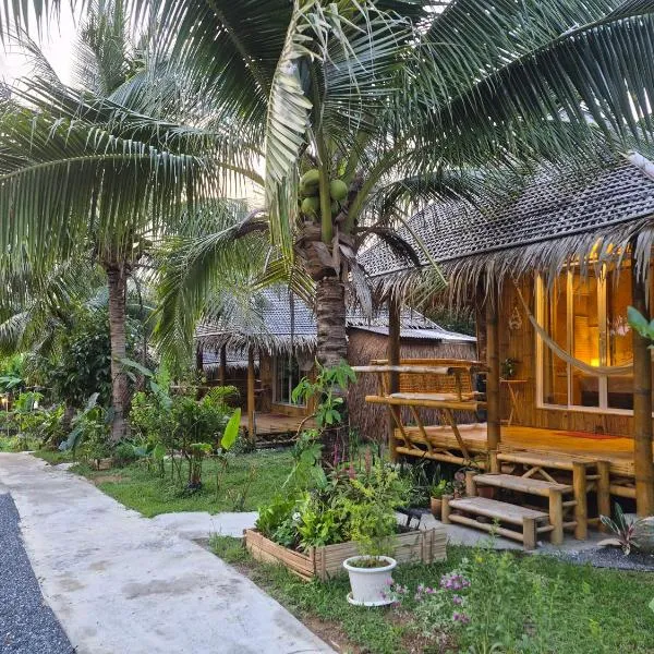 Blue Sea Lanta Coco huts บ้านพร้าวลันตา, hotel din Ko Lanta