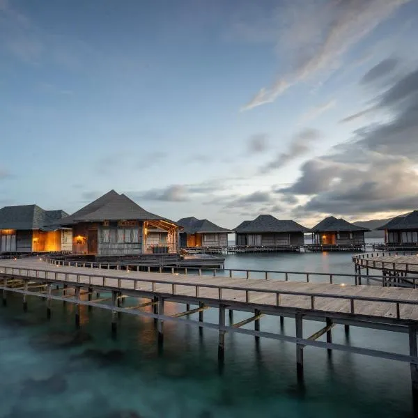GRAND MEGA Diving Resort Karimunjawa: Karimunjawa şehrinde bir otel