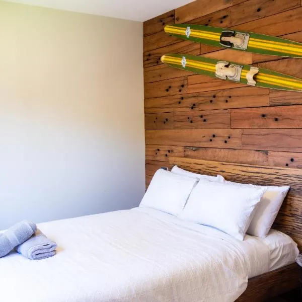 High-End Luxury Unit 8min Walk to Shops & Cafe, hotel i Mallacoota