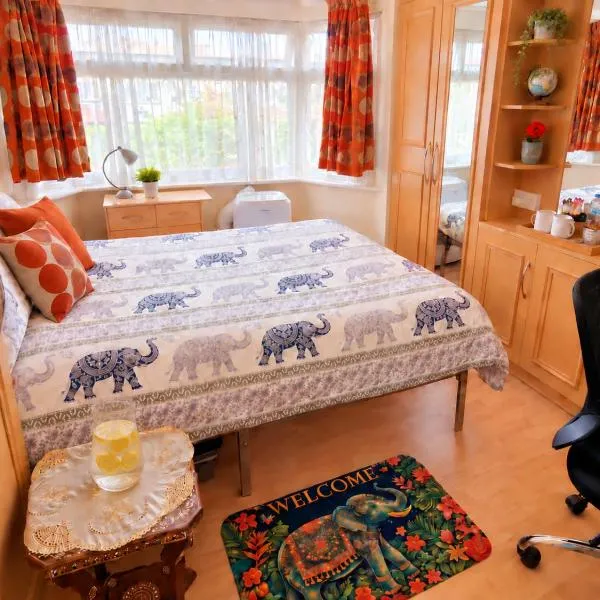 The Bliss Home Peaceful Retreat Close Transport Links Central London in 15mins Close to Heathrow Airport, hotel in Harrow on the Hill