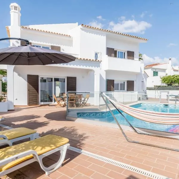 Grandma's Beach Villa, hotell i Albufeira
