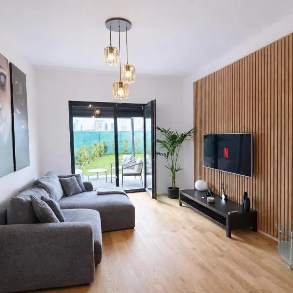 Peaceful oasis near Prague city center - FREE parking, terrace, Hotel in Prag