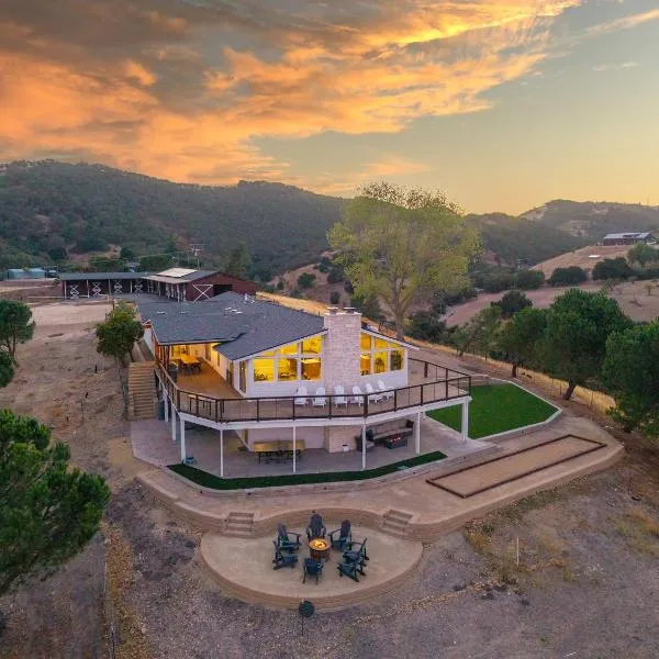 Valley Vista - 7-acre Wine Country Ranch, Sweeping Views, Close to Downtown!, hotell sihtkohas Paso Robles