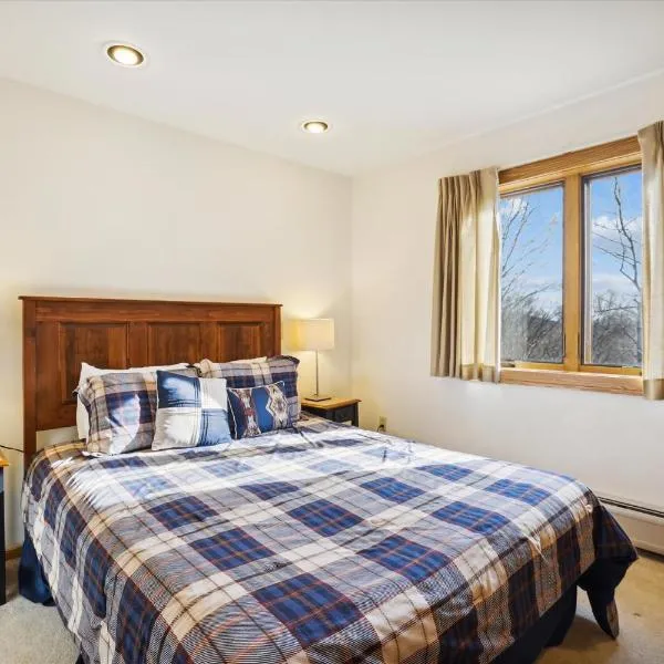 Highridge Condo Unit J5A – hotel w mieście Killington