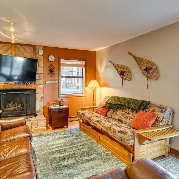 Cozy Angel Fire Condo < Half Mi to Resort!, hotel v destinaci Angel Fire