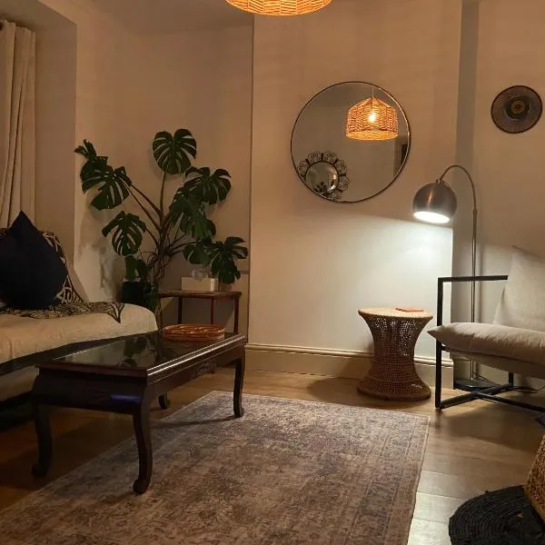 Glen Villa - 3 bedroom house - Stroud town centre, hotel u gradu Stroud