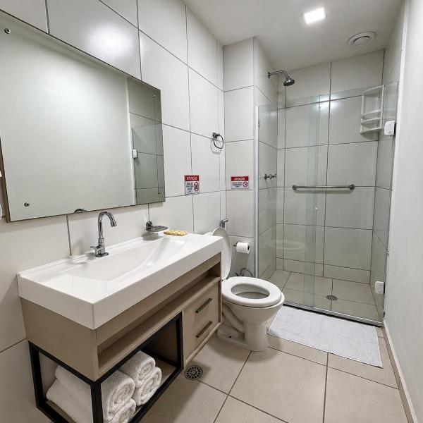 Loft moderno com lazer no rooftop e self check-in - Foto 3