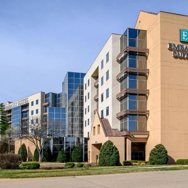 Embassy Suites by Hilton St Louis Airport, hotel en Bridgeton