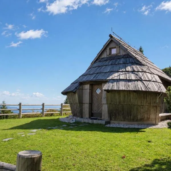 Chalet Velika Planina with Sauna - I FEEL ALPS, hotel u gradu Stahovica