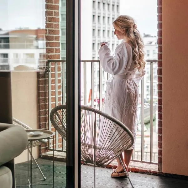 Casa Blush Riverside Boutique Aparthotel by Flatbook, khách sạn ở Gdańsk