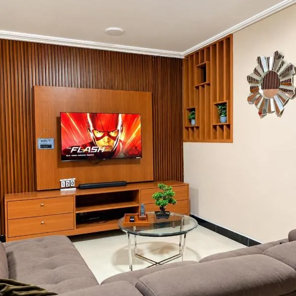 Eden Court Luxe، فندق في Ogbojo