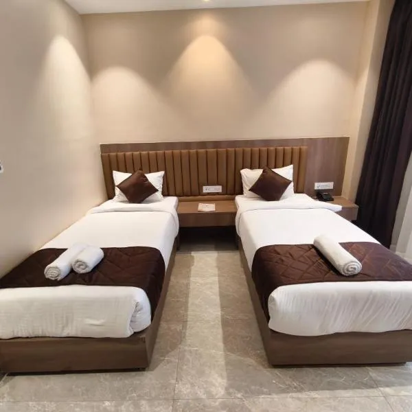 Hotel Rio، فندق في سيليغري