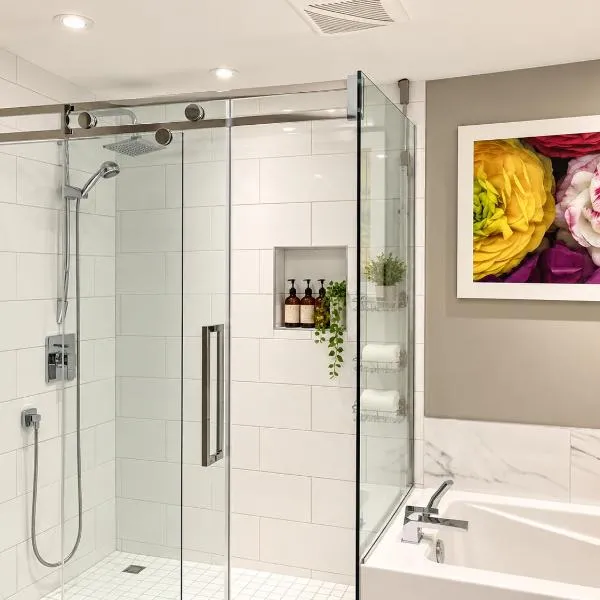 Cozy & spacious 3 BDR condo, hotel a Montreal
