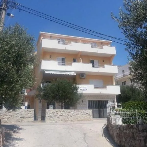 Apartman Kojan 4, hotel em Omiš