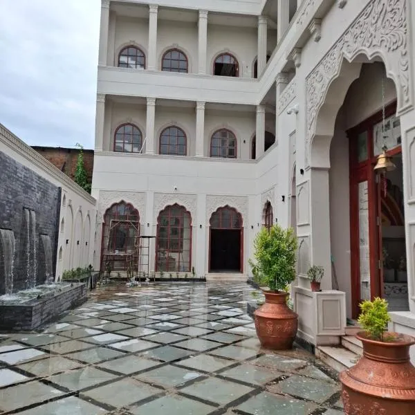 Chaosati Devi Mandir and Rungta Athithi Sadan, hotel Bīrganj városában