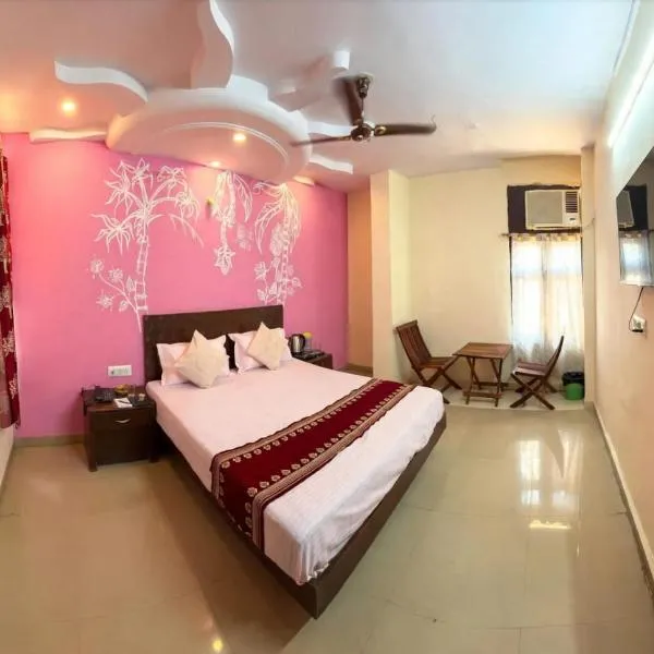 HOTEL DARPAN PALACE -Nearby New Delhi Railway Station, hotel in New Delhi