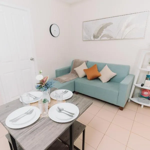 Modern 2-Bedroom Condo in the Heart of Dumaguete, hotel i Dumaguete