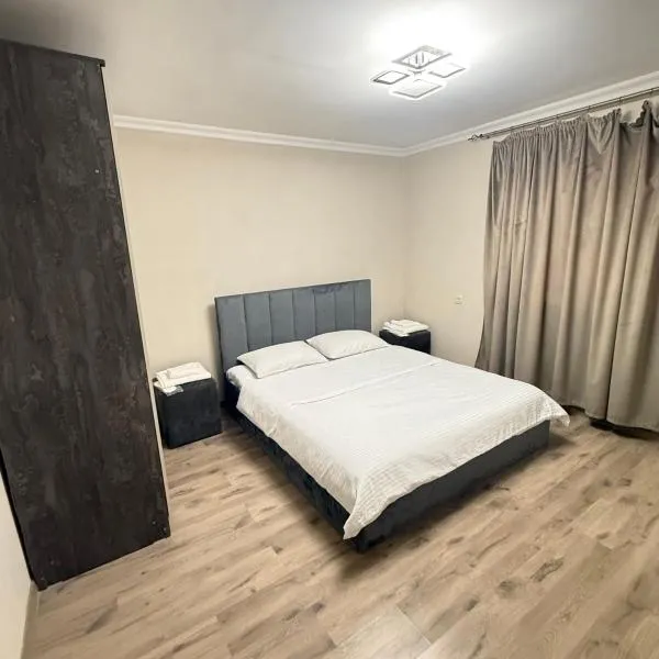 Guest House Near Airport, hotel em Zvartnots International Airport