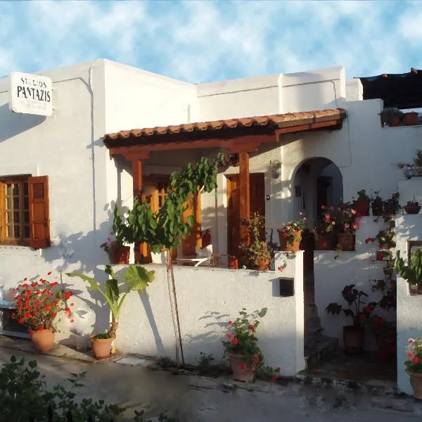 Pantazis Studios, hotel v destinaci Aegina