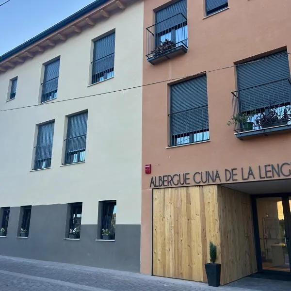 Albergue Cuna de la Lengua, מלון בסן מילאן דה לה קוגולה