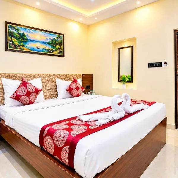 Hotel De Vibe BLU NEAR CANT RAILWAY STATION Plateform no 9, hótel í Varanasi