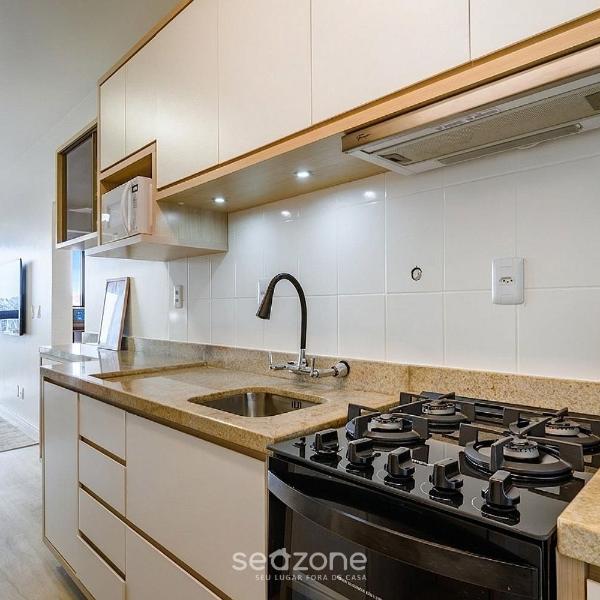 Apto. em Cond. c/ Piscina e Vista Cid. COI0301