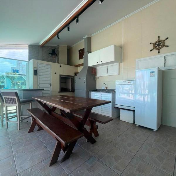 Casa Bombinhas com piscina 6 quartos e 7 baneheiros - Foto 4