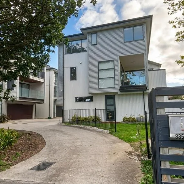 Luxury 3-Bedroom Home-3 Master Suites-Royal Oak, Hotel in Auckland