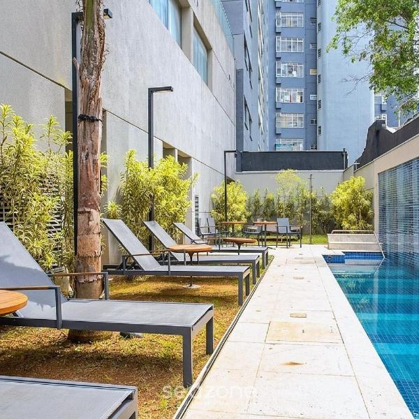 Studio em Cond. c/ Piscina e Vista Cid. CUB0137