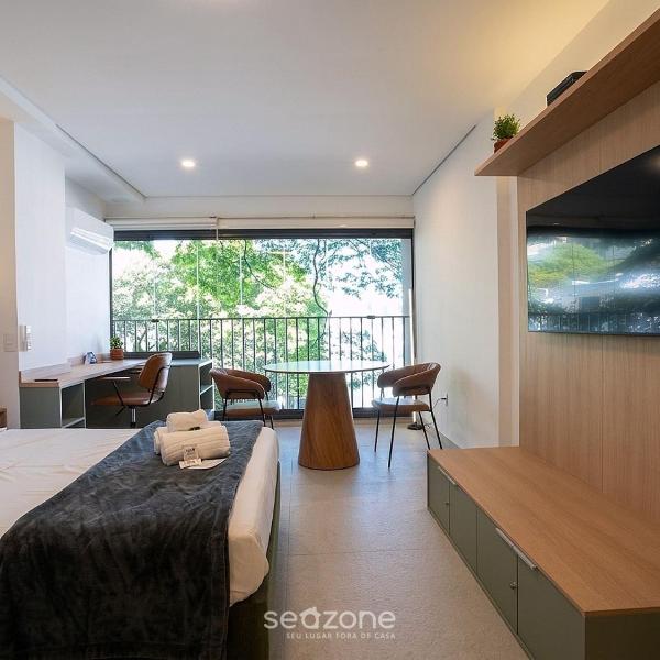Studio em Cond. c/ Piscina e Vista Cid. GPE0011