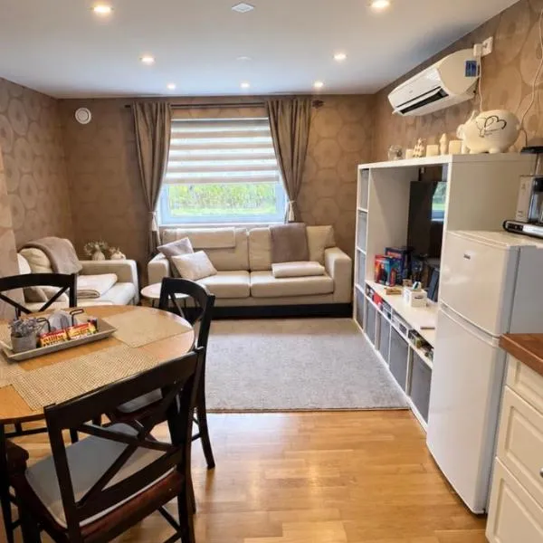 Cozy apartament in Ålesund near the beach, hotel a Ålesund