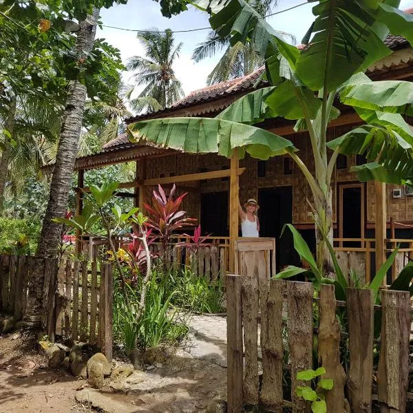 Red Island Bungalows, hotel em Pasanggaran