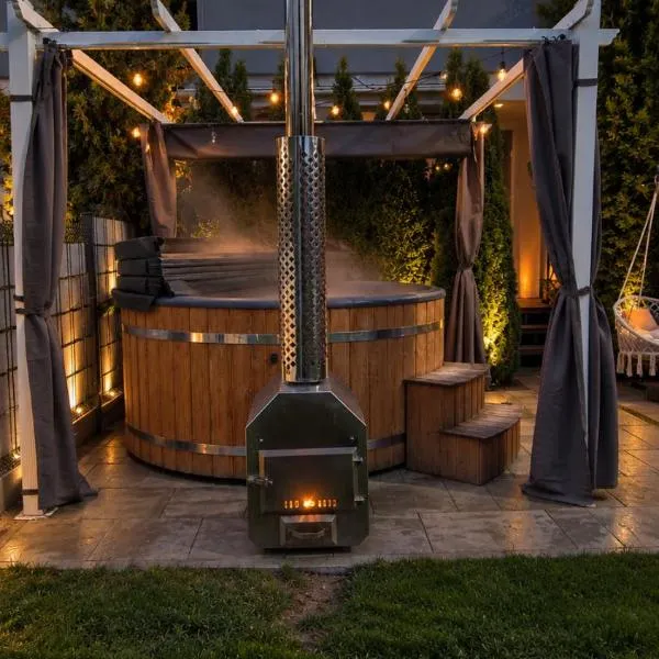 FLAUTA Całoroczne domki z prywatną balią, sauną i jacuzzi, hotel in Sianozety