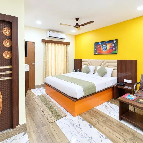 The Grand C-Suites Puri - Luxury Stay with Swimming Pool, Stylish Rooms & Premium Hospitality Near Puri Sea Beach, hotel sa Puri