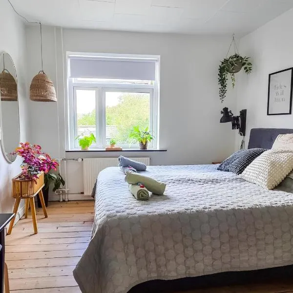 Self-check in Cozy apartment in Aalborg Centrum K 3 - 1 TV, hotel en Aalborg